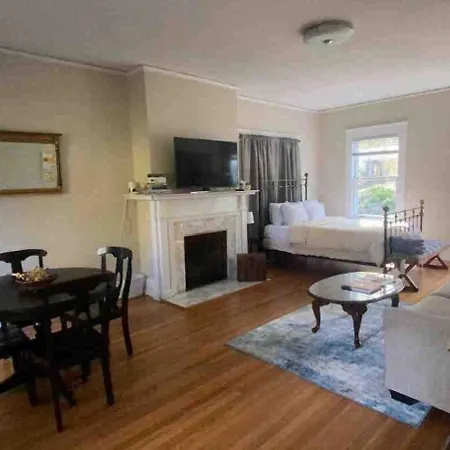 Spacious 2Br In Grand Old Home, Downtown Durham